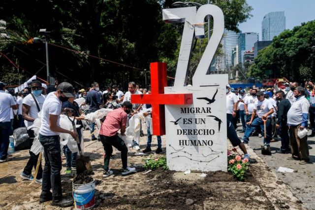 Un monumento a los 72 migrantes asesinados en Tamaulipas