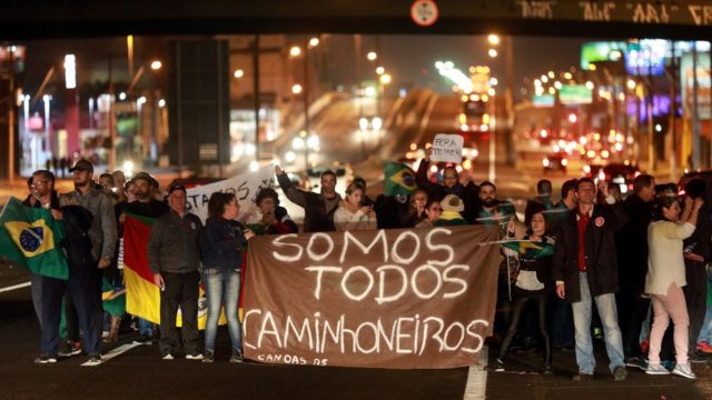 Apoio à greve de caminhoneiros em Canoas (RS)