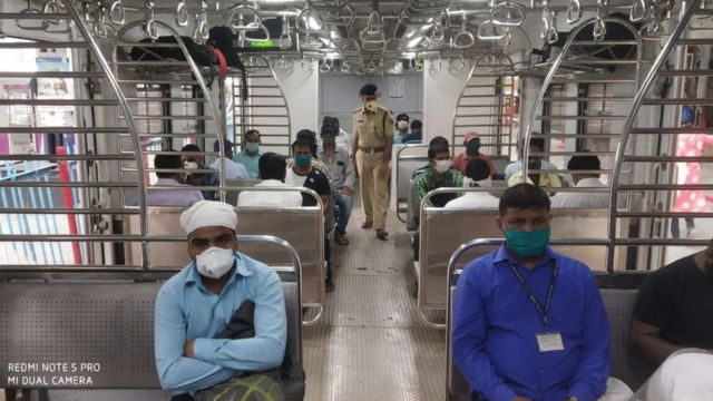 लोकलचा प्रवास