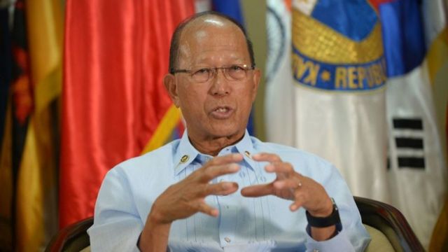 Delfin Lorenzana: “Thời tiết cho đến nay tốt, vì vậy họ không có lý do gì để ở lại đó”