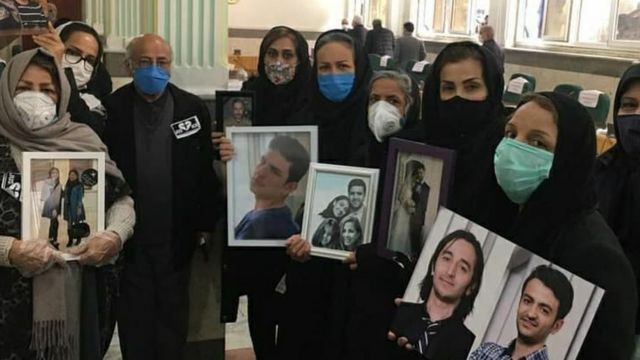 تجمع مادران قربانیان هواپیمای اوکراینی در دادسرای نظامی تهران