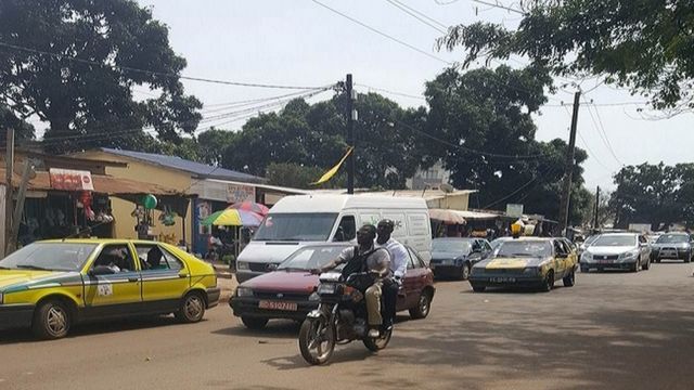 Pour de nombreux habitants de Conakry, la moto est le plus rapide des moyens de transport utilisés dans la ville.