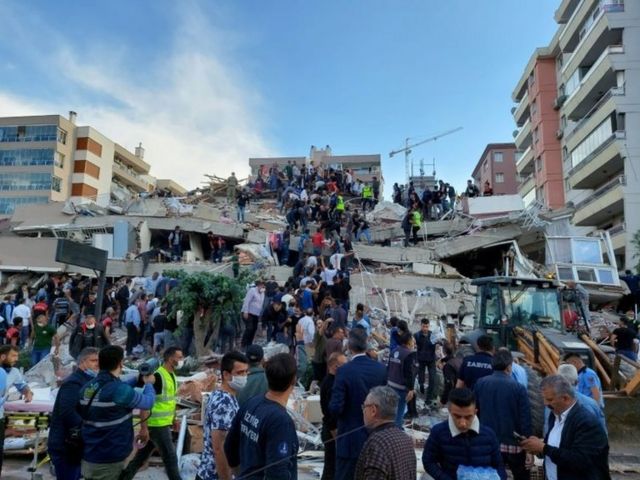 در ازمیر سومین شهر پرجمعیت ترکیه دستکم بیست ساختمان خراب شده است