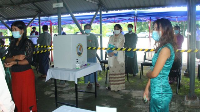 ကျန်းမာရေးဆိုင်ရာစံသတ်မှတ်ချက် (Standard Operating Procedure - SOP ) နဲ့အညီဆန္ဒမဲပေးခြင်းဆိုင်ရာ လက်တွေ့သရုပ်ပြ