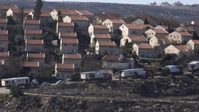 سارة حلم (الغارديان): القدس الشرقية تروي قصة صراع وسرقة للأراضي