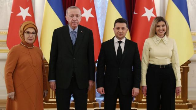Recep Tayyip Erdogan, Vladimir Zelensky and their partners: Emine Erdogan and Olena Zelenska.