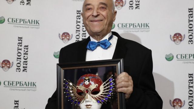 Российский актер Владимир Этуш получает премию "Золотая маска" (март 2017 года)