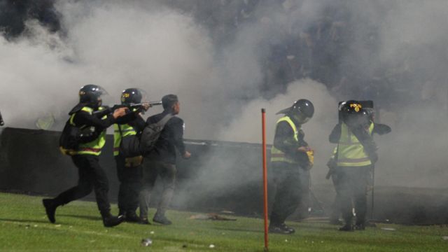 Tragedi Kanjuruhan: Komnas HAM Temukan 'pelanggaran Pidana' - 'Harus ...