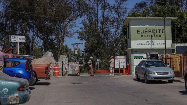 Entrada al 28 Batallón de Infantería, Tijuana, México.