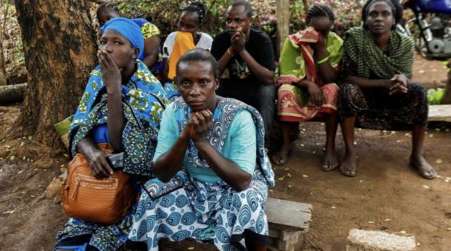 Des centaines de parents attendent des nouvelles à Malindi
