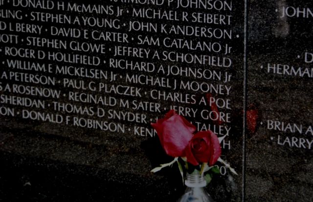 Tên của 60 nghìn lính Mỹ tử trận trong cuộc chiến Việt Nam được khắc trên những phiến đá đen 