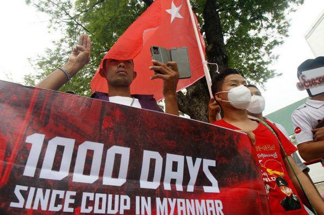 Протест бирманцев