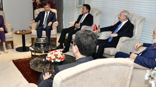 Altılı masa diye tanımlanan altı parti lideri