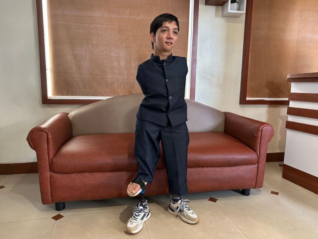 மாற்றுத்திறனாளி மாணவர் முகமது ஆசிம்