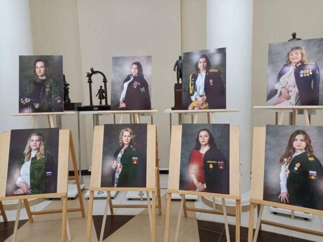 Выставка “Жены героев”, организованная правительством Мордовии