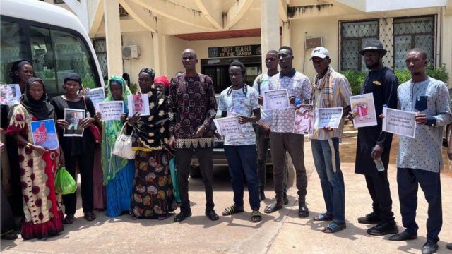 Çocuklarını kaybeden Gambiyalı aileler konuyu yargıya taşıdı. 