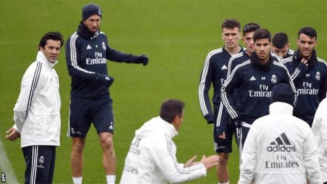 Santiago Solari (ibumoso) ku wa kabiri yayoboye bwa mbere imyitozo y'ikipe ya Real Madrid