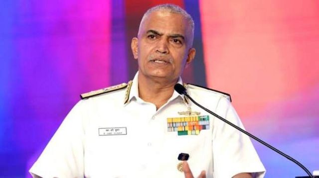 கத்தாரில் கைது செய்யப்பட்ட இந்திய அதிகாரிகள்: இந்திய கடற்படை தளபதி கூறியது என்ன?