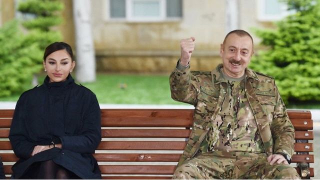 الهام علی‌یف، رئیس‌جمهور آذربایجان، می‌گوید این توافق صلح یعنی "تسلیم" ارمنستان