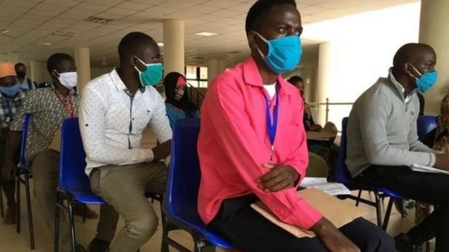 Wanafunzi watakiwa kuvaa barakoa wanapokuwa shuleni