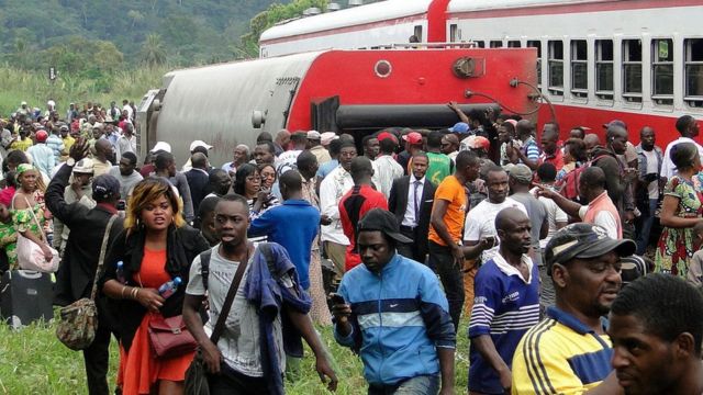 Selon un bilan provisoire, l'accident ferroviaire survenu vendredi entre Douala et Yaoundé a fait près de 80 morts.