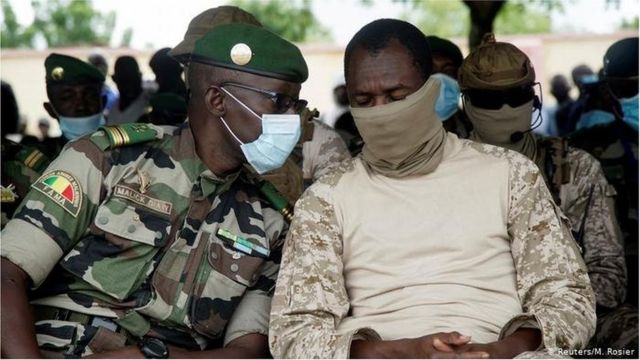Dissolution de la junte au Mali: l&#39;armée plus que jamais au cœur du  pouvoir? - BBC News Afrique