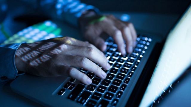 Ucrânia convoca ‘exército de TI’ para batalha cibernética