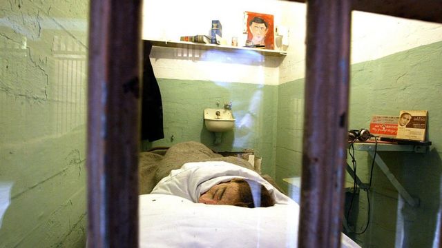 Una recreación de la celda que ocupó Frank Morris en Alcatraz.