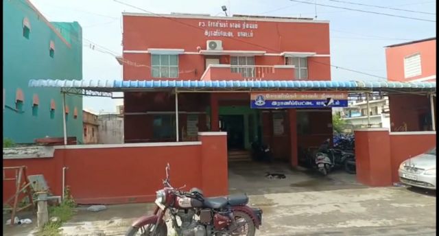 அம்பேத்கர் புகைப்படத்தை வைத்திருந்த மாணவனை சக மாணவர்கள் தாக்கினார்களா? 