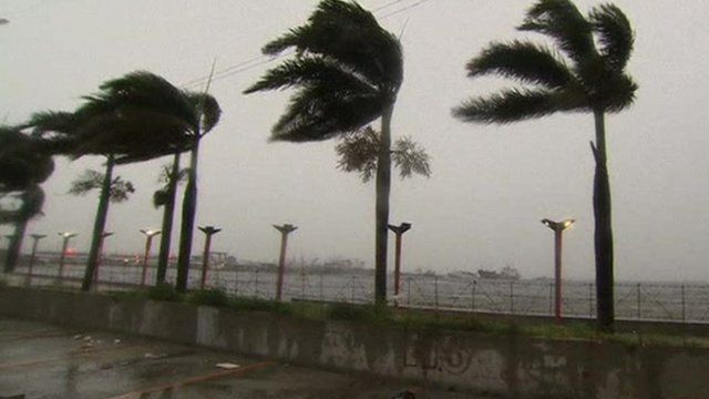 Philippines' Typhoon Koppu brings severe floods - BBC News