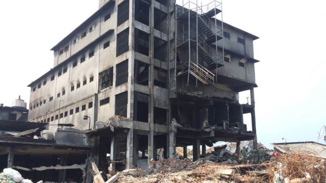 অগ্নিকাণ্ডে বিধ্বস্ত টাম্পাকো কারখানা।