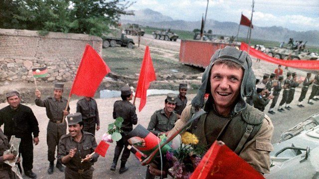 Tropas soviéticas deixam o Afeganistão