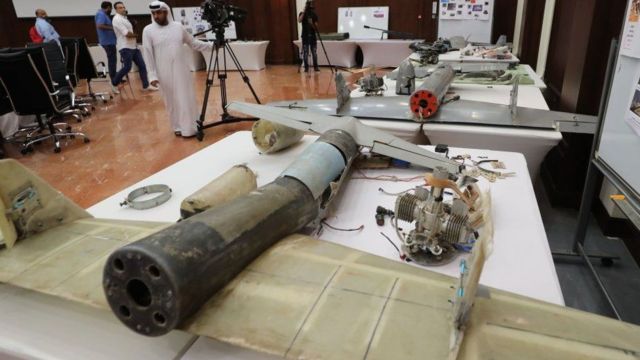 Restos de un dron disparado desde Yemen hacia la capital de los Emiratos Árabes Unidos, Abu habi, en 2022