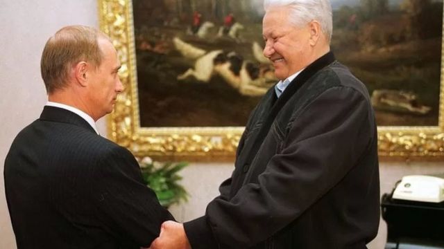 روس کے صدر ولادمیر پوتن اور سابق صدر بورس تلسن