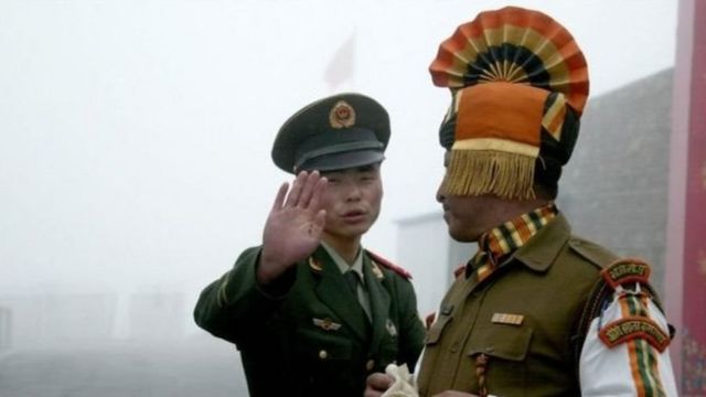 ทหารอินเดียและจีน