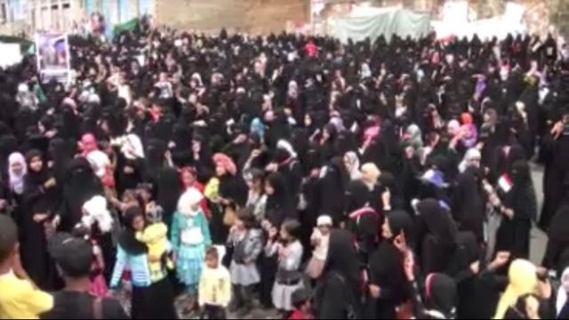 كانت النساء في مقدمة المطالبين بالتغيير