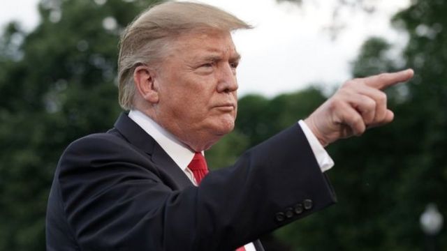 Trump tuyên bố trên Twitter rằng Mỹ sẽ áp thuế 10% lên thêm 300 tỷ đô la hàng TQ