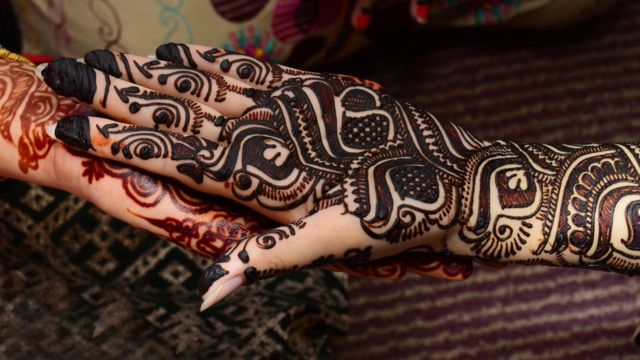 Tatuagem de henna de indianas