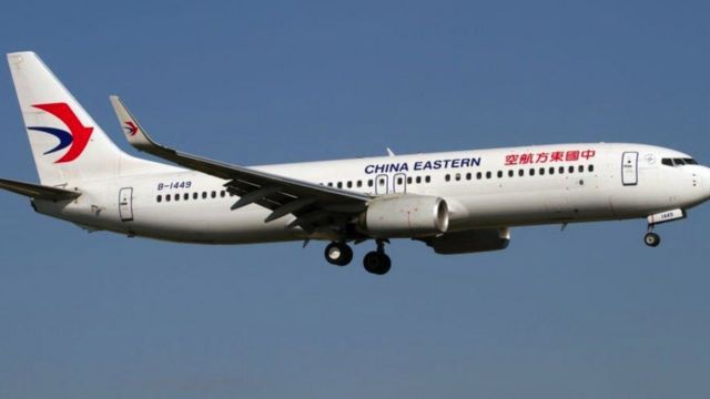 Avião da China Eastern Airlines cai com 132 pessoas a bordo; veja o vídeo