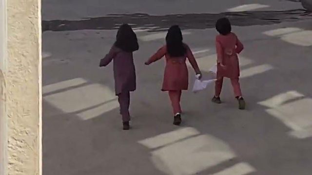 اعتراض دختران دبستانی
