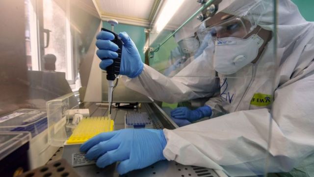 自新冠疫情初起以来，病毒已经发生了成千上万次大大小小的突变(photo:BBC)