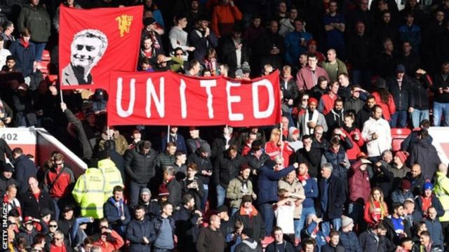 Abakunzi ba "Manchester United" bakurikira urukino banganijemwo na Arsenal (1-1)
