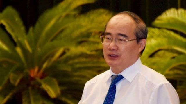 Bí thư Thành ủy TP HCM Nguyễn Thiện Nhân đề nghị công bố hết dịch Covid-19 để giúp kinh tế phục hồi.