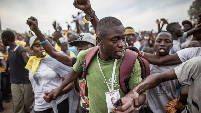 Le 29 novembre 2016, dernier jour de la campagne, les partisans d'Adama Barrow sont venus apporter leur soutien au candidat unique d'une coalition de l'opposition
