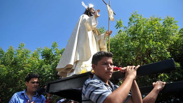 Procesión de domingo de Resurrección en Managua.