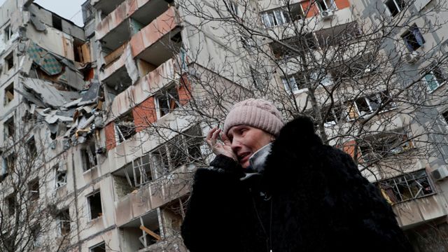 Khu căn hộ bị hư hại ở Mariupol, Ukraine, ngày 17 tháng 3 năm 2022