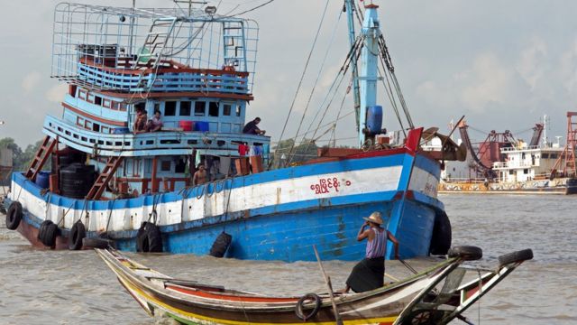 လက်ရှိငါးလုပ်ငန်းဥပေဒကြောင့် ရေလုပ်သားတွေဟာ မကြာခဏ ဖမ်းဆီးထောင်ချခံနေရ