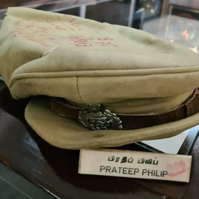 பிரதீப் வி பிலிப் போலீஸ் தொப்பி