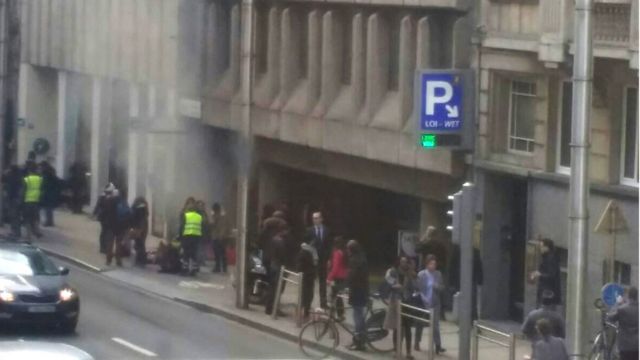 空港の爆発から約1時間後、市内の欧州連合本部に近いマルベック地下鉄駅でも爆発が起きた
