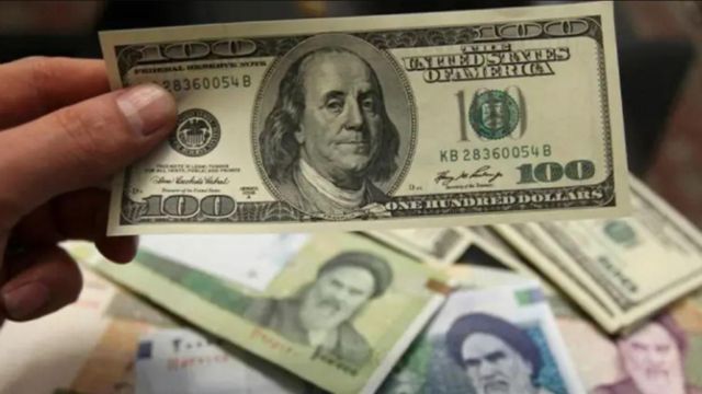  میان ارزهای خارجی، دولت ایران با حساسیت بیشتری در تلاش برای کنترل نرخ برابری هر دلار آمریکا در برابر ریال بوده اما موفقیت چندانی نداشته 